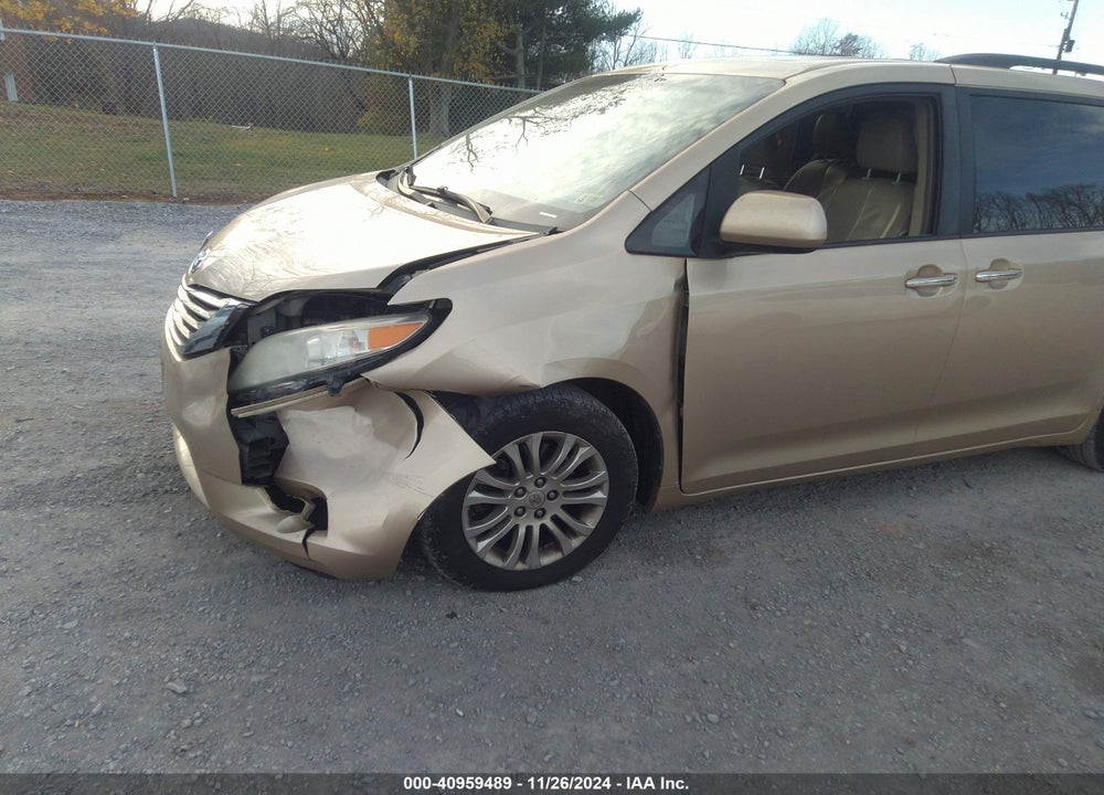 2011 TOYOTA SIENNA XLE V6 VIN: 5TDYK3DC5BS066840