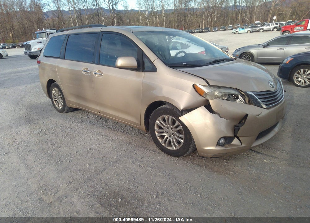 2011 TOYOTA SIENNA XLE V6 VIN: 5TDYK3DC5BS066840