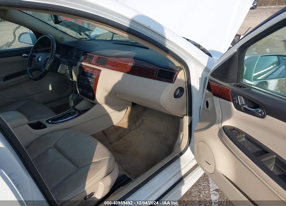 2011 CHEVROLET IMPALA LT VIN: 2G1WG5EK8B1107083