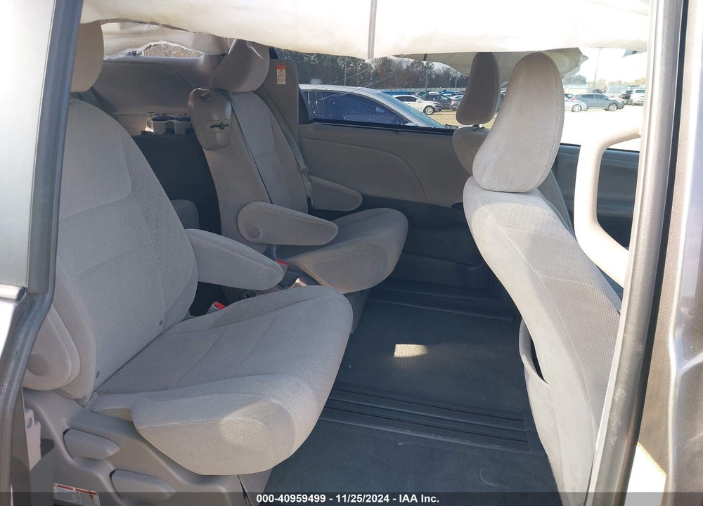 2015 TOYOTA SIENNA LE 8 PASSENGER VIN: 5TDKK3DC0FS529382