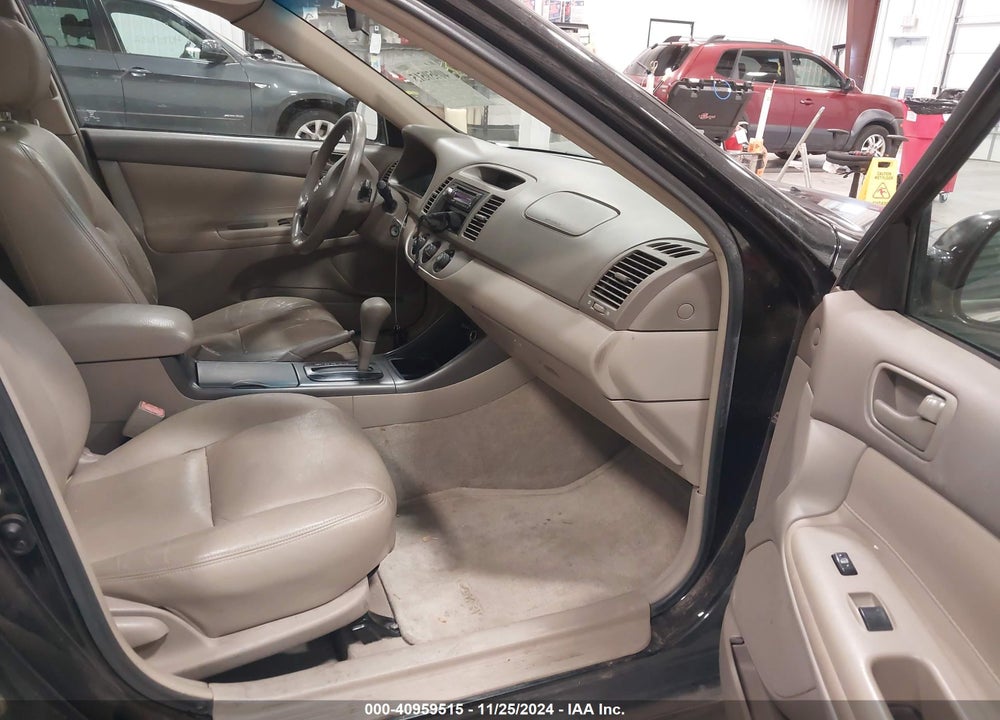2002 TOYOTA CAMRY LE VIN: 4T1BE32K42U032144
