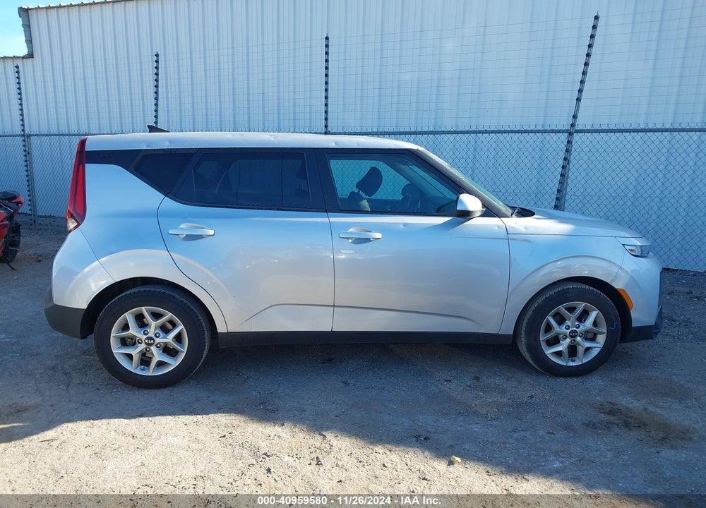 2020 KIA SOUL VIN: KNDJ23AU6L7031508