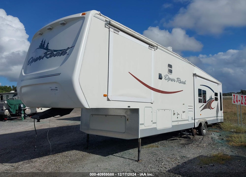2005 LIBERTY OUTDOORS OPEN ROAD VIN: 5L4FL362451008155