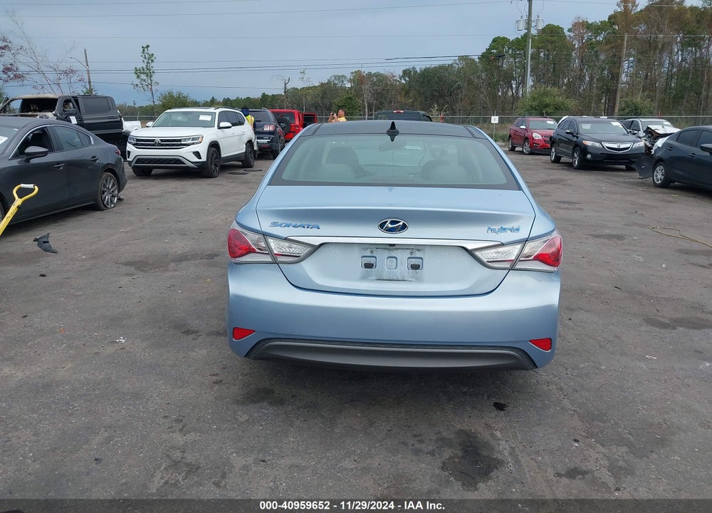 2011 HYUNDAI SONATA HYBRID VIN: KMHEC4A4XBA006810