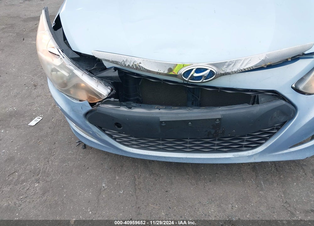 2011 HYUNDAI SONATA HYBRID VIN: KMHEC4A4XBA006810