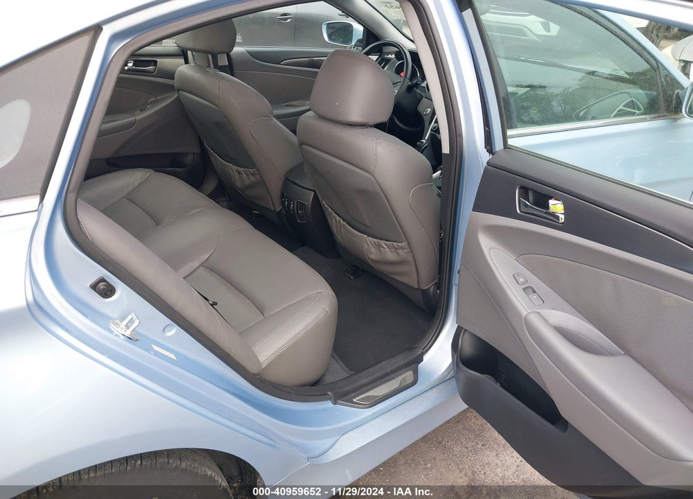 2011 HYUNDAI SONATA HYBRID VIN: KMHEC4A4XBA006810