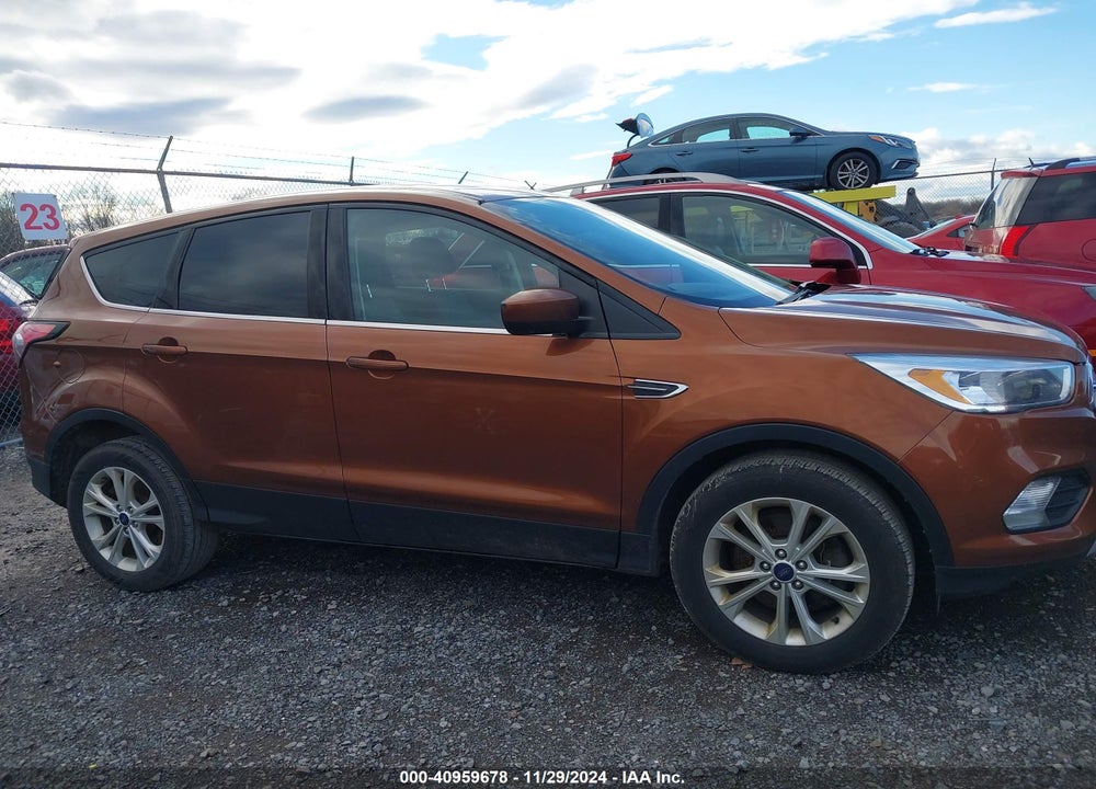 2017 FORD ESCAPE SE VIN: 1FMCU9GD6HUE62190