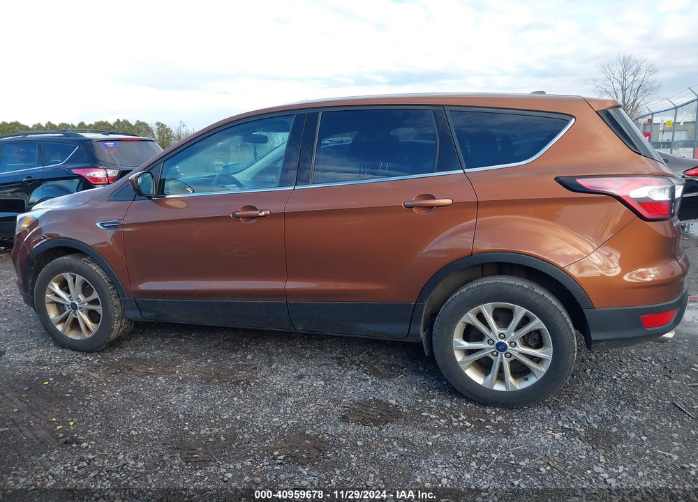 2017 FORD ESCAPE SE VIN: 1FMCU9GD6HUE62190