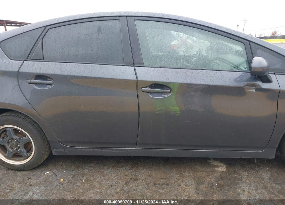 2011 TOYOTA PRIUS TWO VIN: JTDKN3DU6B1384436