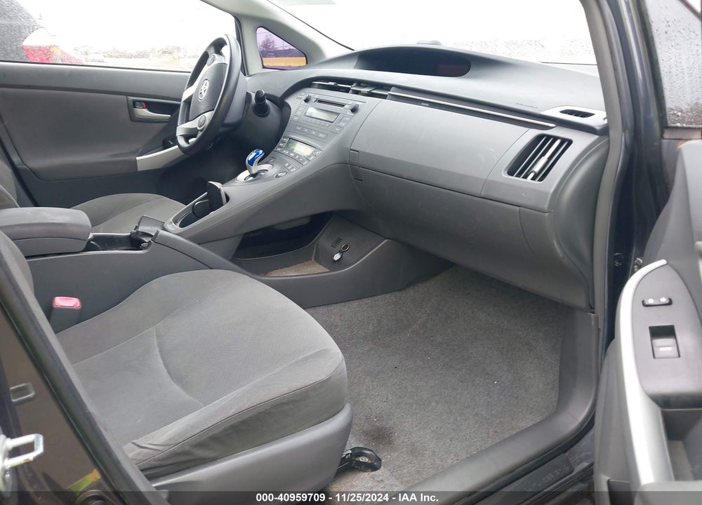 2011 TOYOTA PRIUS TWO VIN: JTDKN3DU6B1384436