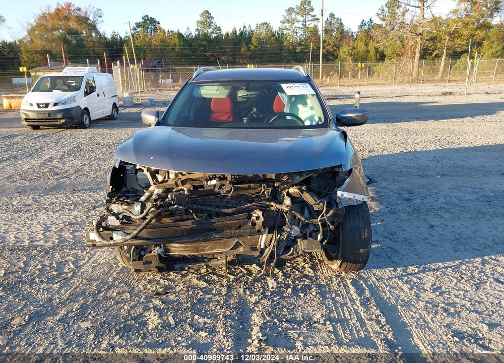 2018 NISSAN ROGUE SV VIN: KNMAT2MT1JP599026