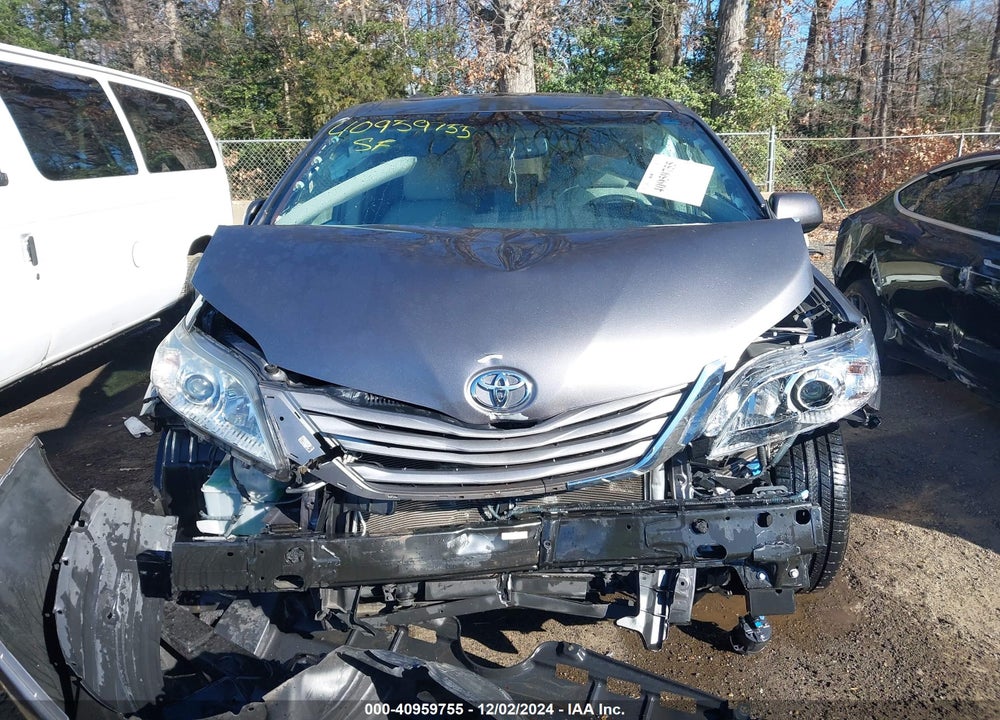 2015 TOYOTA SIENNA XLE 8 PASSENGER VIN: 5TDYK3DCXFS556647