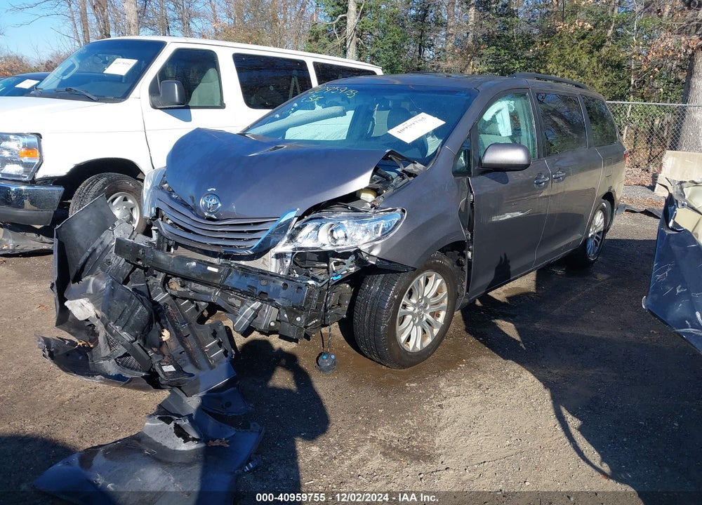 2015 TOYOTA SIENNA XLE 8 PASSENGER VIN: 5TDYK3DCXFS556647