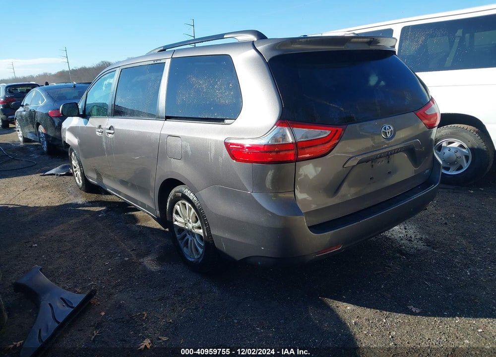 2015 TOYOTA SIENNA XLE 8 PASSENGER VIN: 5TDYK3DCXFS556647