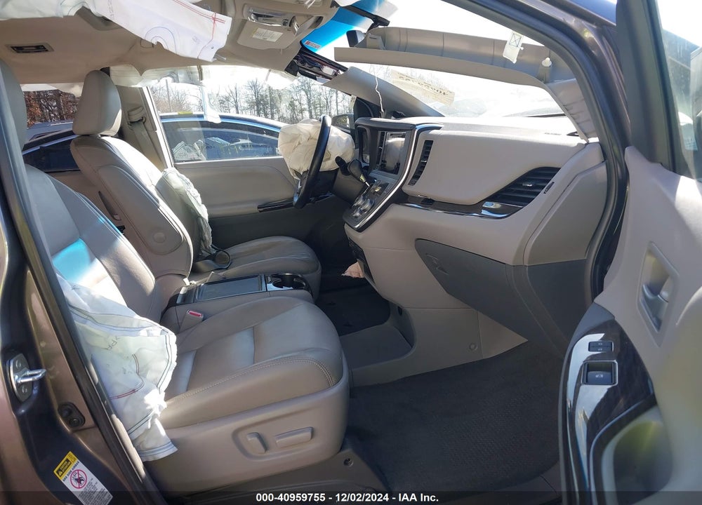 2015 TOYOTA SIENNA XLE 8 PASSENGER VIN: 5TDYK3DCXFS556647