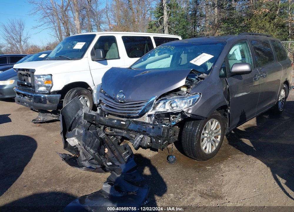 2015 TOYOTA SIENNA XLE 8 PASSENGER VIN: 5TDYK3DCXFS556647