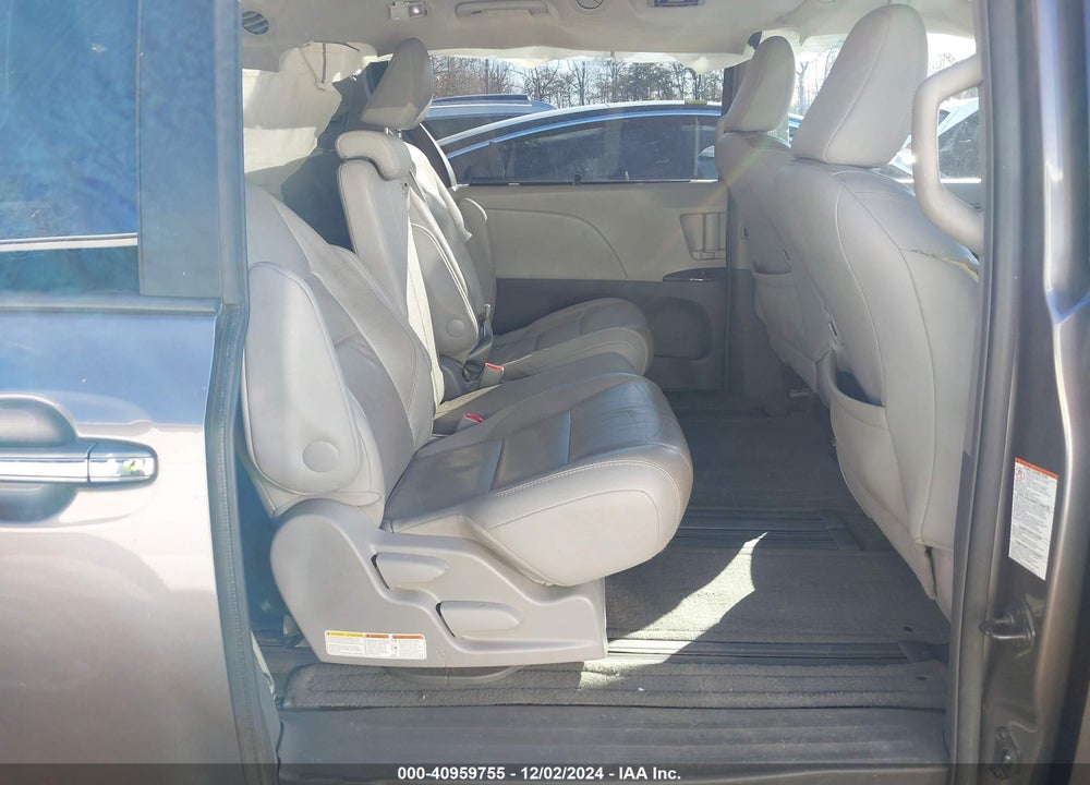2015 TOYOTA SIENNA XLE 8 PASSENGER VIN: 5TDYK3DCXFS556647