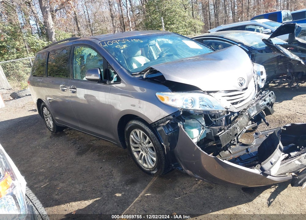 2015 TOYOTA SIENNA XLE 8 PASSENGER VIN: 5TDYK3DCXFS556647