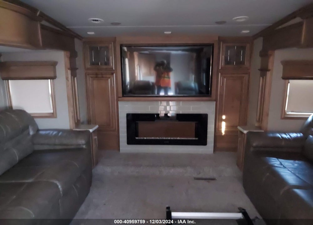 2019 DRV MOBILE SUITES VIN: 5KEAG4631K1383535