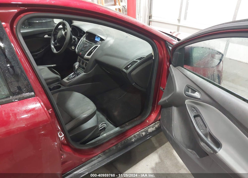 2014 FORD FOCUS SE VIN: 1FADP3K28EL177517