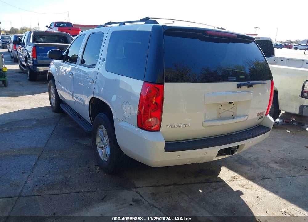2013 GMC YUKON SLT VIN: 1GKS1CE0XDR268883