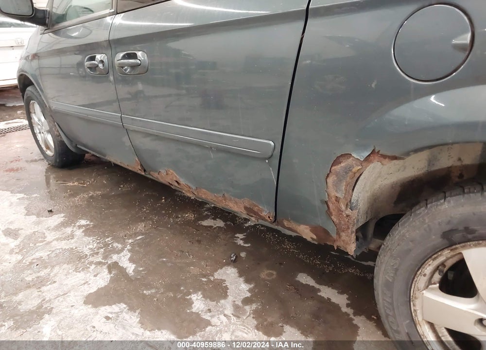 2005 DODGE GRAND CARAVAN SXT VIN: 2D8GP44L55R131039