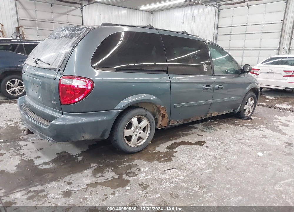 2005 DODGE GRAND CARAVAN SXT VIN: 2D8GP44L55R131039