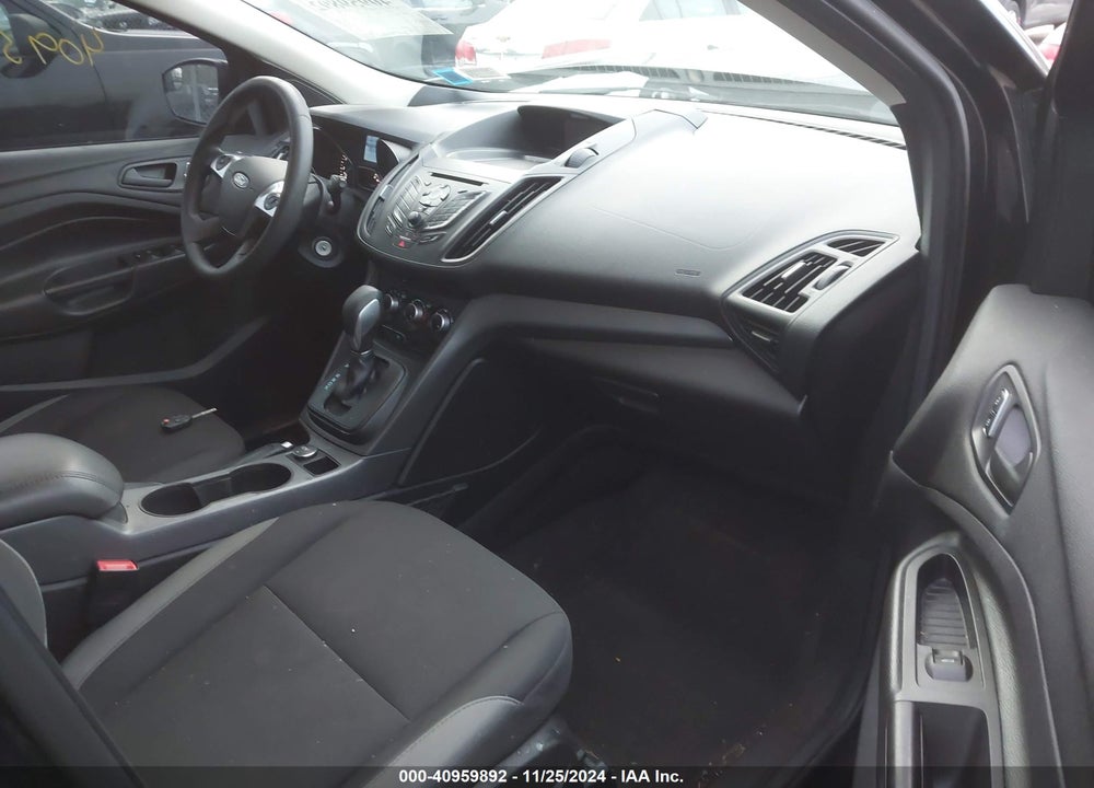 2015 FORD ESCAPE S VIN: 1FMCU0F78FUB70173
