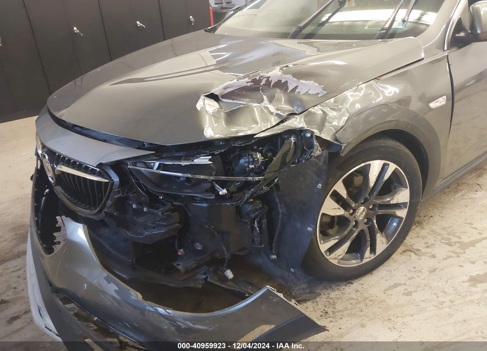 2018 BUICK REGAL TOURX VIN: W04GV8SX2J1066340