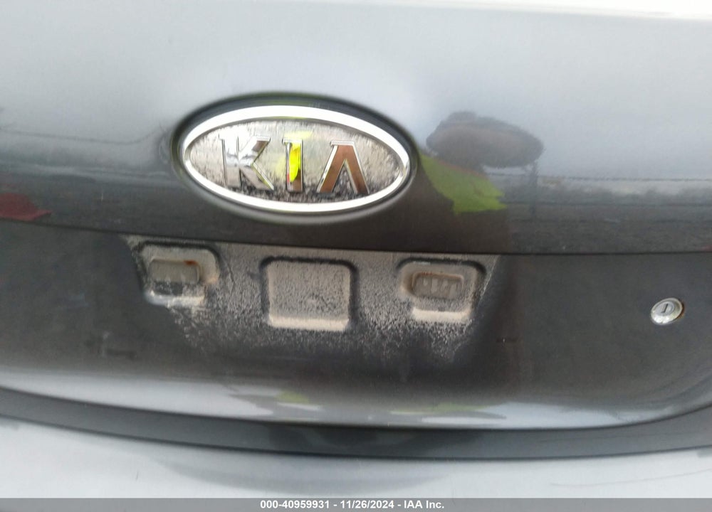 2009 KIA OPTIMA SX VIN: KNAGE228395335605