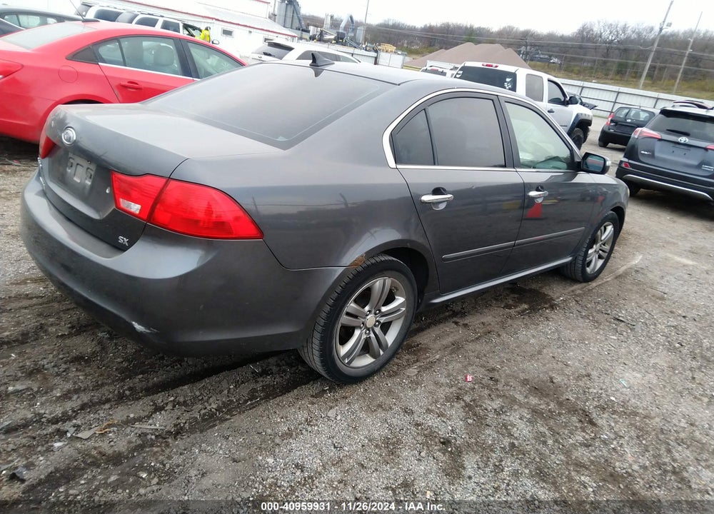 2009 KIA OPTIMA SX VIN: KNAGE228395335605