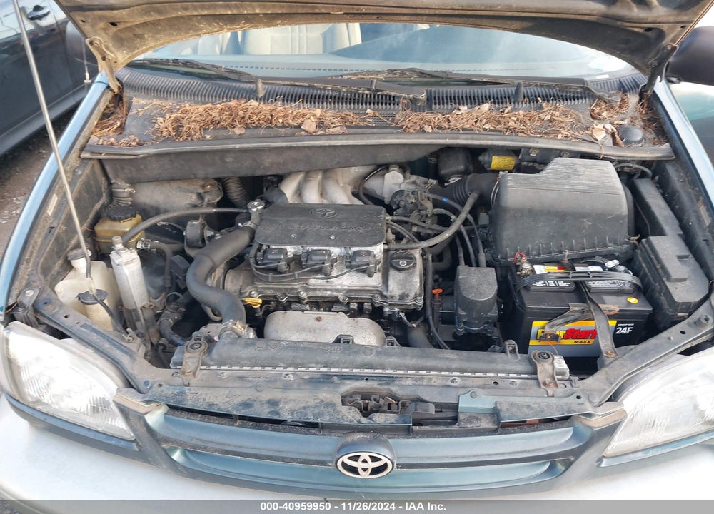 1998 TOYOTA SIENNA XLE VIN: 4T3ZF13C6WU004589