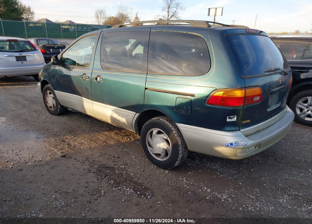 1998 TOYOTA SIENNA XLE VIN: 4T3ZF13C6WU004589