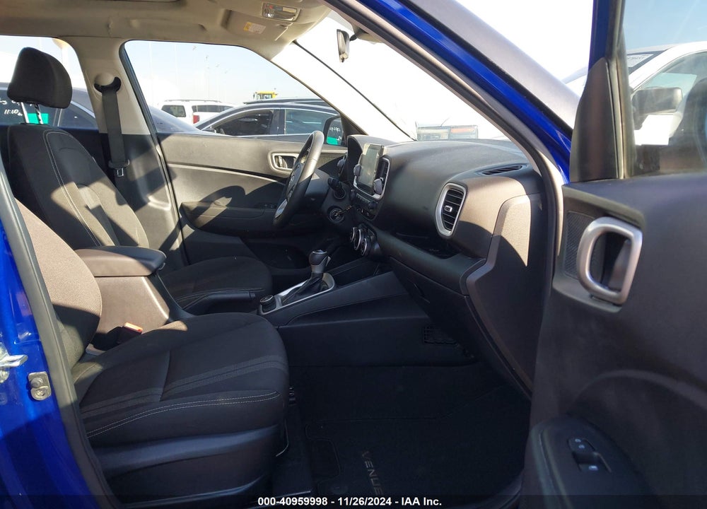 2022 HYUNDAI VENUE SEL VIN: KMHRC8A38NU167577