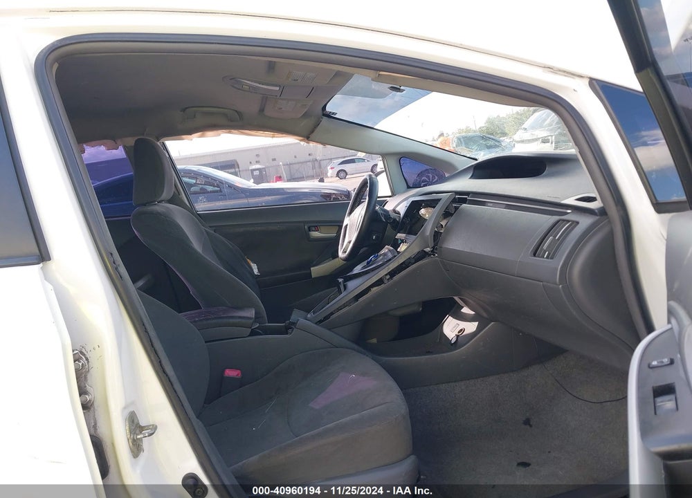 2011 TOYOTA PRIUS TWO VIN: JTDKN3DU3B5265655