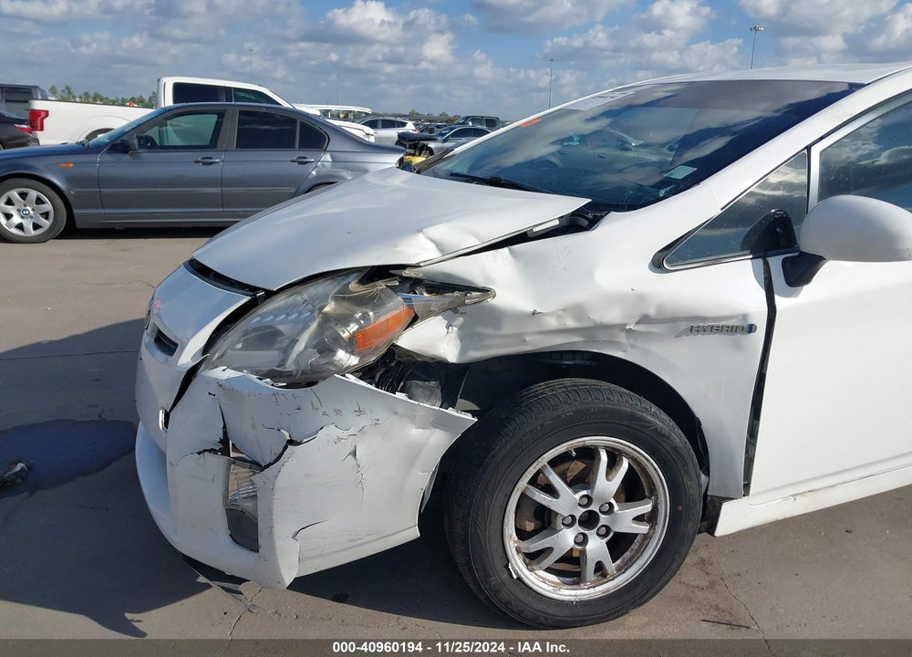 2011 TOYOTA PRIUS TWO VIN: JTDKN3DU3B5265655