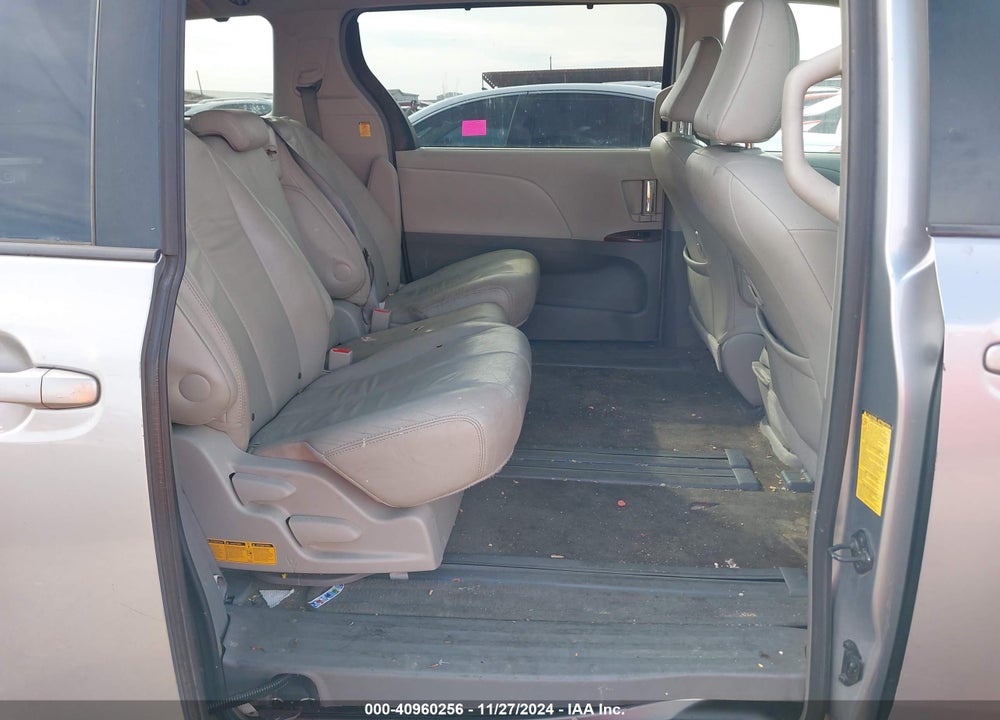 2012 TOYOTA SIENNA XLE V6 8 PASSENGER VIN: 5TDYK3DC7CS256737