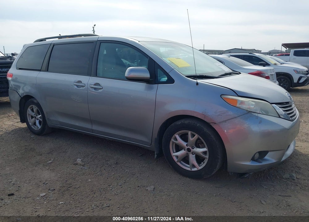 2012 TOYOTA SIENNA XLE V6 8 PASSENGER VIN: 5TDYK3DC7CS256737