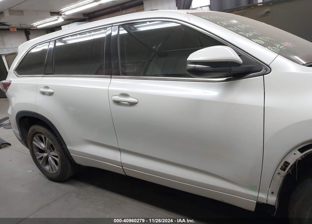 2014 TOYOTA HIGHLANDER LE PLUS V6 VIN: 5TDZKRFH9ES018097