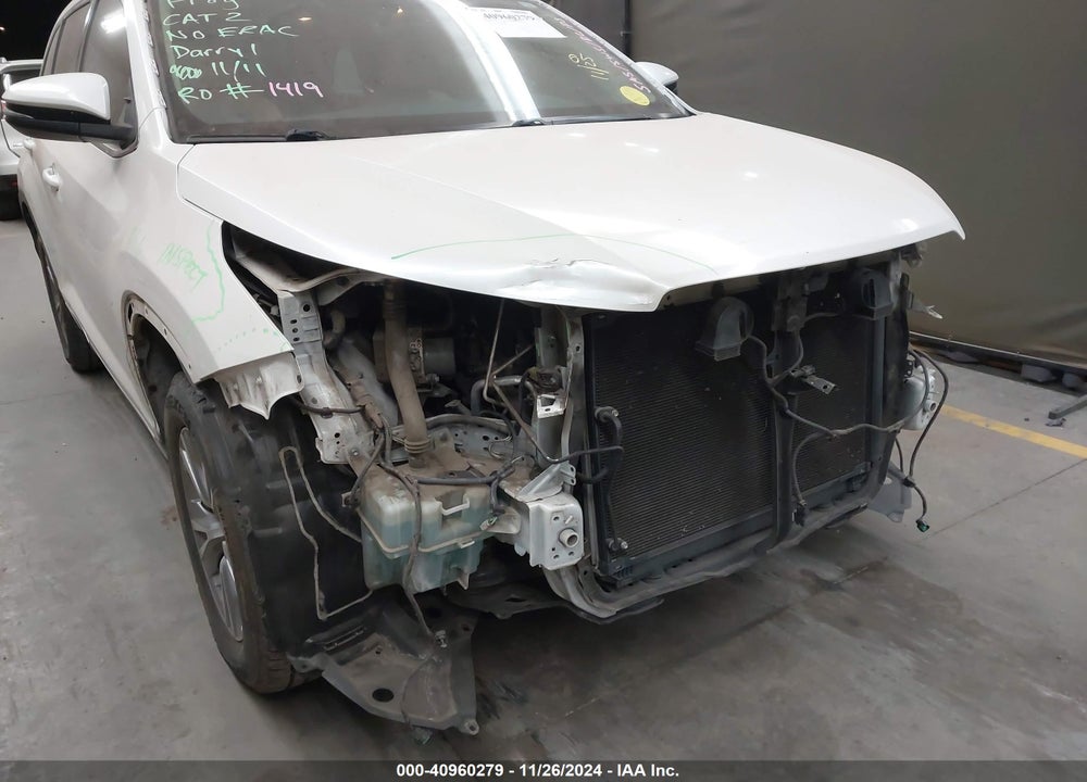 2014 TOYOTA HIGHLANDER LE PLUS V6 VIN: 5TDZKRFH9ES018097