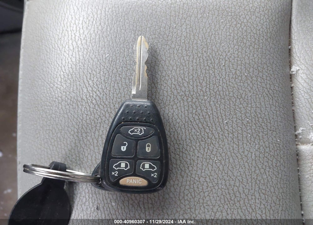 2006 DODGE GRAND CARAVAN SXT VIN: 2D4GP44L16R700584