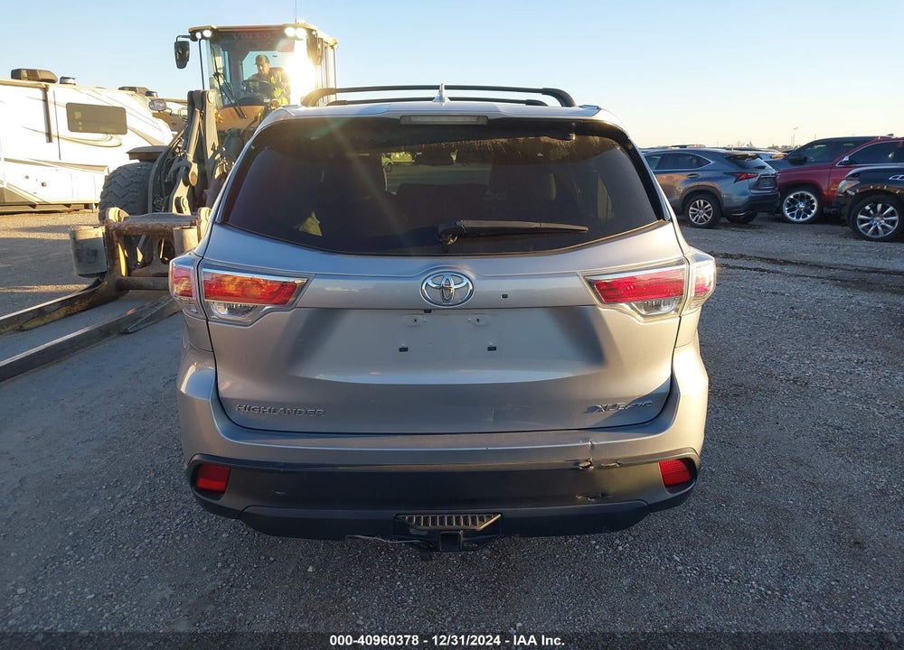 2015 TOYOTA HIGHLANDER XLE V6 VIN: 5TDJKRFH5FS203441