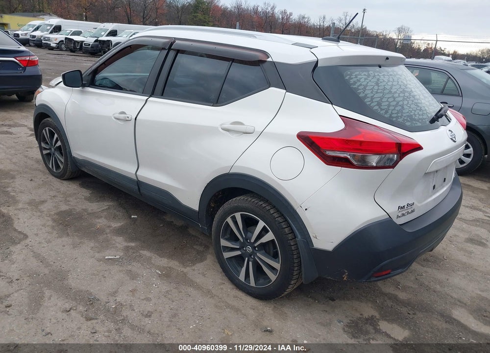 2018 NISSAN KICKS SV VIN: 3N1CP5CU5JL546532