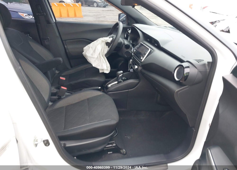2018 NISSAN KICKS SV VIN: 3N1CP5CU5JL546532