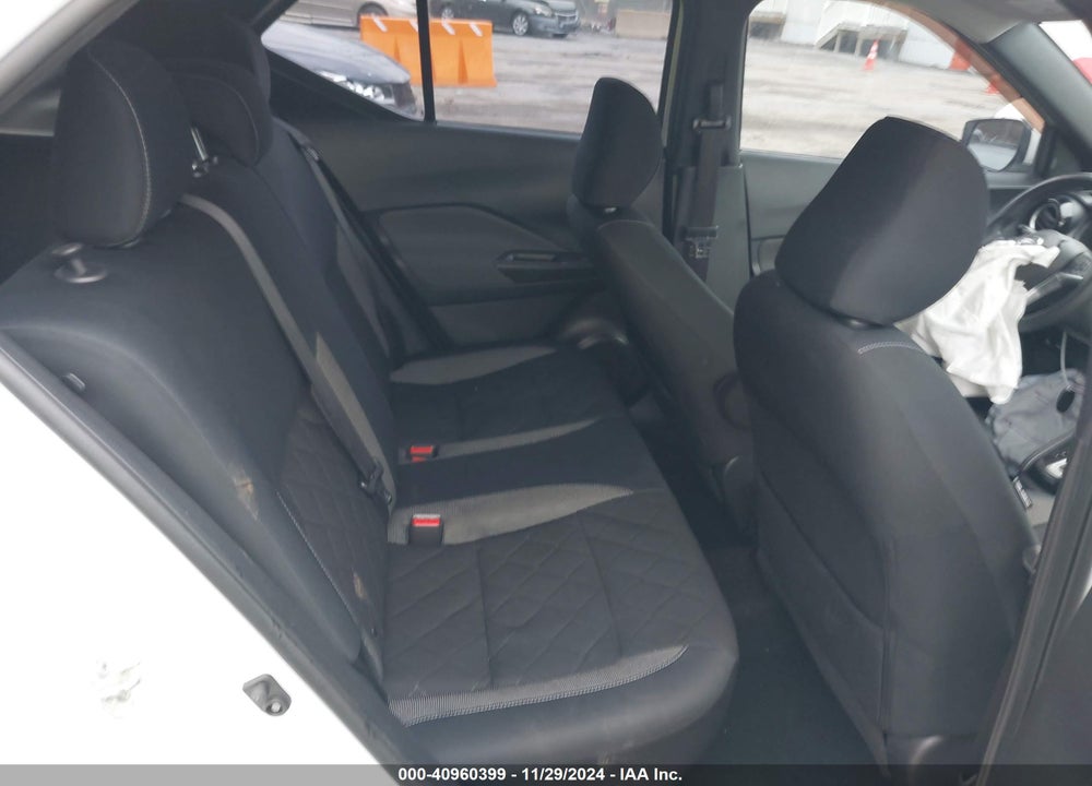2018 NISSAN KICKS SV VIN: 3N1CP5CU5JL546532