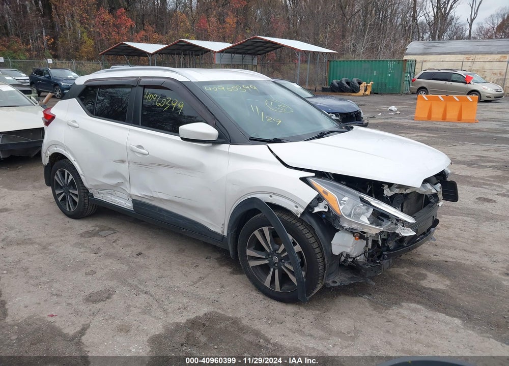 2018 NISSAN KICKS SV VIN: 3N1CP5CU5JL546532
