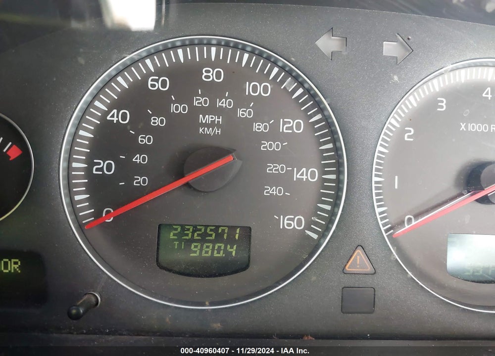 2010 VOLVO XC90 3.2 VIN: YV4982CYXA1562834