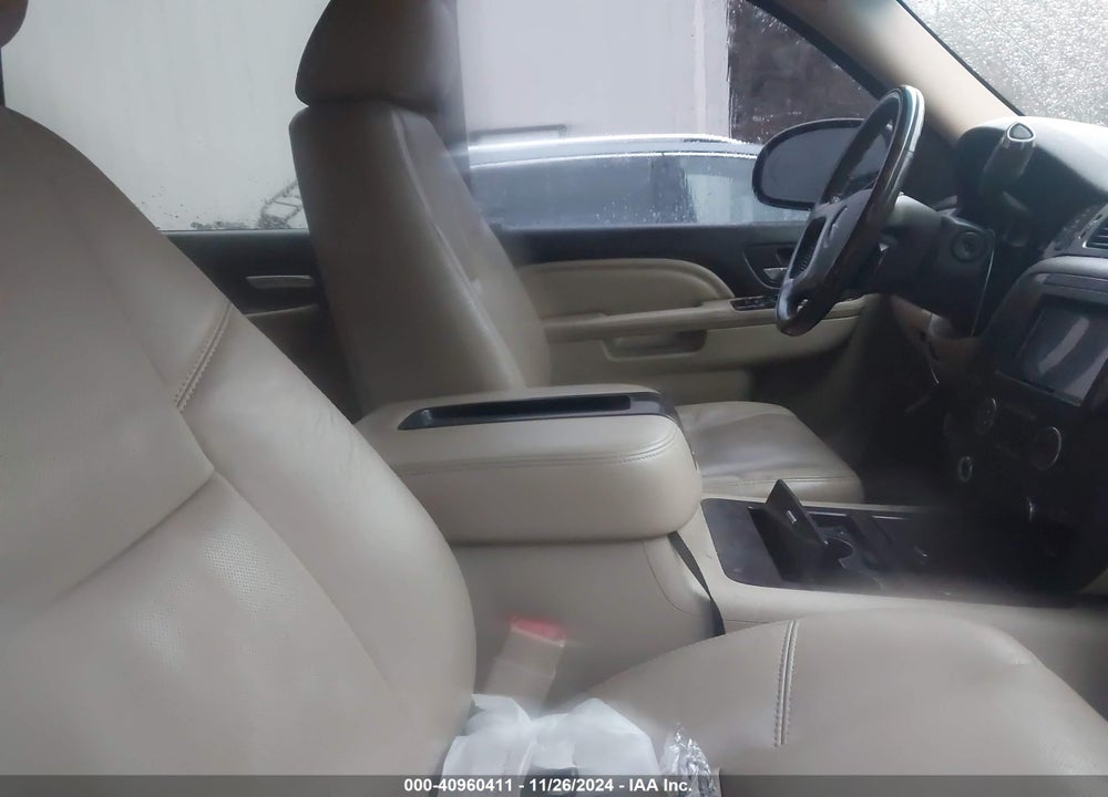 2011 GMC YUKON DENALI VIN: 1GKS2EEF9BR242303