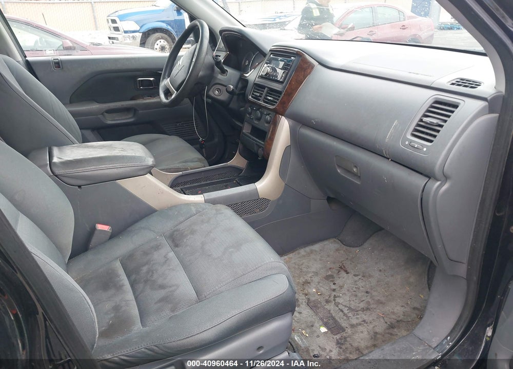 2007 HONDA PILOT LX VIN: 5FNYF28127B040876