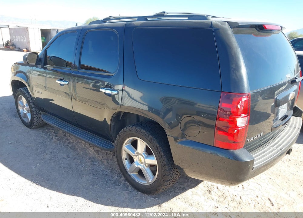 2011 CHEVROLET TAHOE LS VIN: 1GNSCAE09BR198047